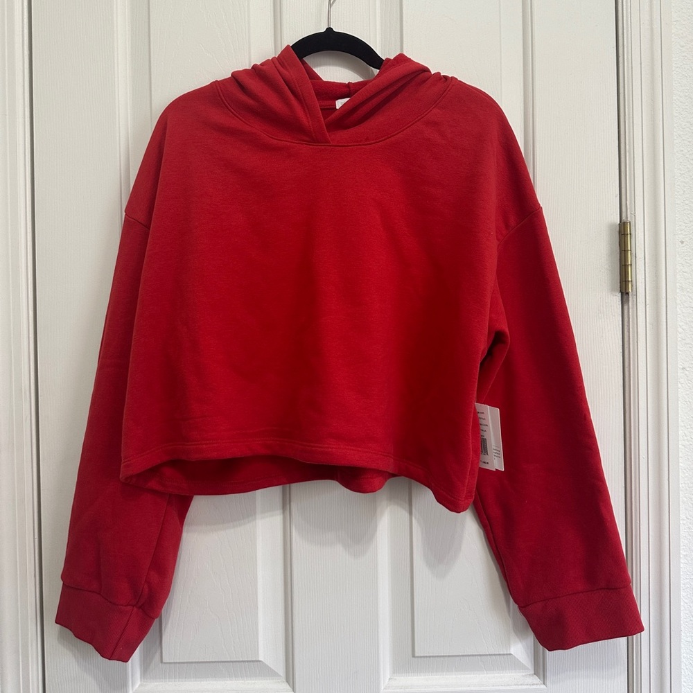 Ruby Red Beyond Yoga Cropped hoodie